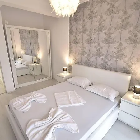 Unique Flat